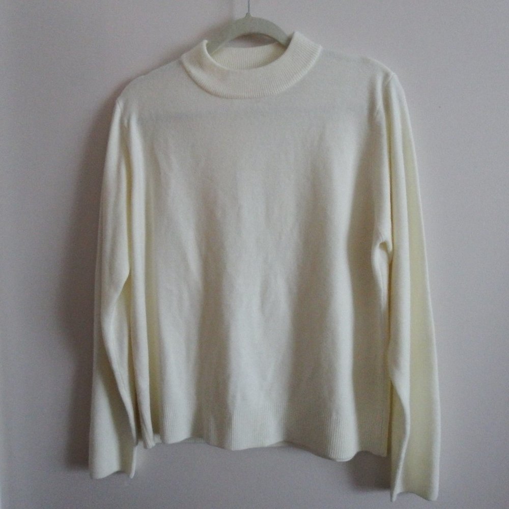 Cignal Soft Cream Mock Neck Sweater L